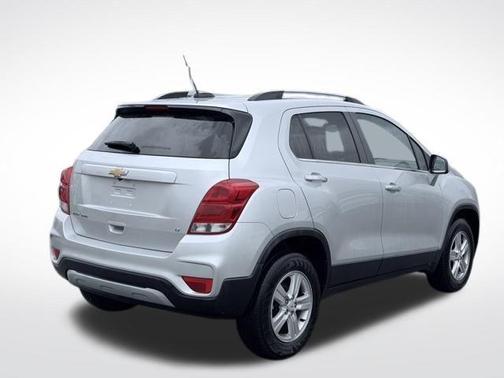 Silver Ice Metallic 2019 Chevrolet Trax LT