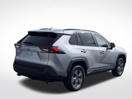 Silver Sky Metallic 2022 Toyota RAV4 Hybrid XLE