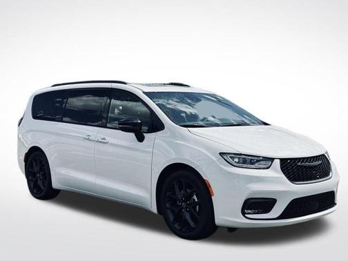 Bright White Clearcoat 2025 Chrysler Pacifica Limited