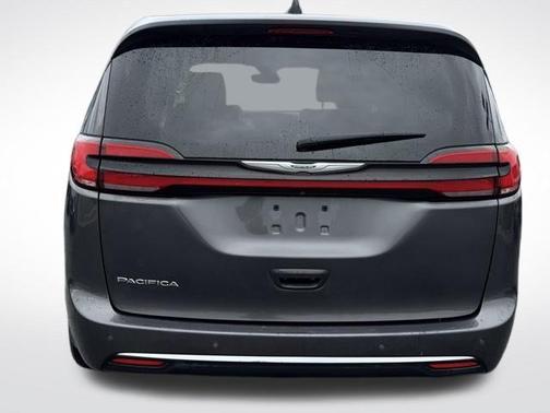 Granite Crystal Clearcoat Metallic 2023 Chrysler Pacifica Touring-L