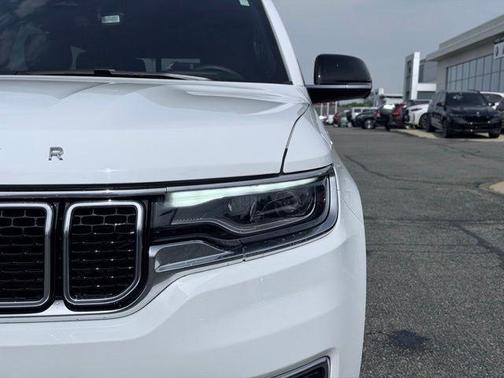 Bright White Clearcoat 2023 Jeep Wagoneer Series III