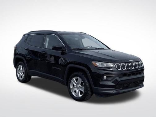 Diamond Black 2022 Jeep Compass Latitude