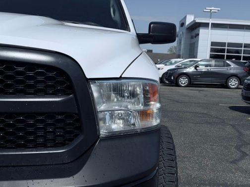 Bright White Clearcoat 2018 RAM 1500 ST