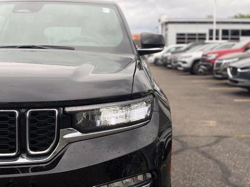 Diamond Black 2025 Jeep Grand Cherokee Limited