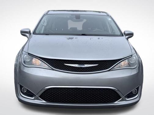 Billet Silver Metallic Clearcoat 2018 Chrysler Pacifica Touring Plus