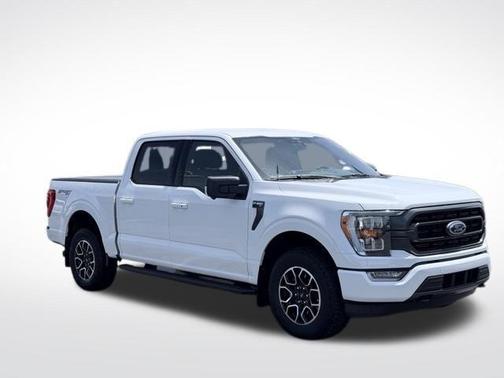 Oxford White 2022 Ford F-150 XLT