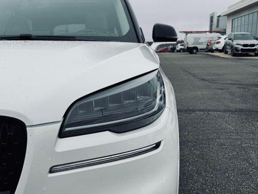 White Metallic 2022 Lincoln Aviator Reserve AWD