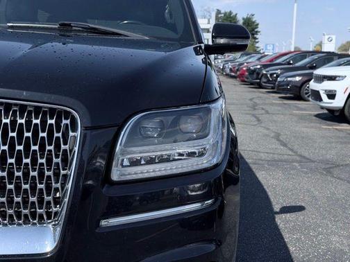 Black 2020 Lincoln Navigator L Reserve