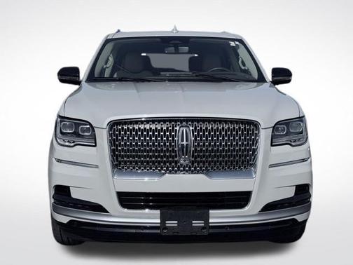 Ceramic Pearl Metallic 2023 Lincoln Navigator Reserve