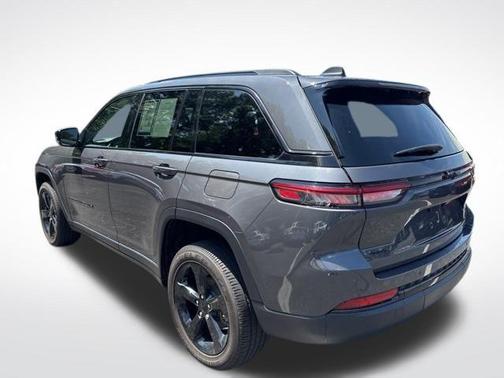 2022 Jeep Grand Cherokee Altitude