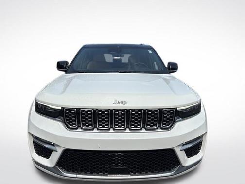 2022 Jeep Grand Cherokee Summit