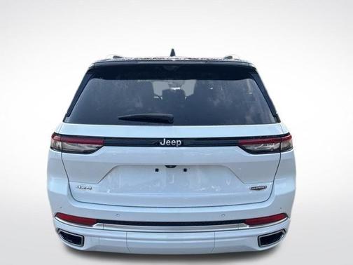 2022 Jeep Grand Cherokee Summit