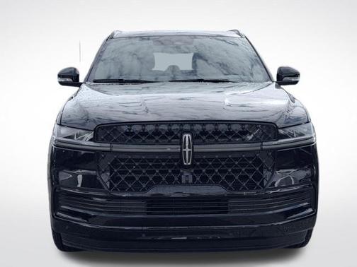 Infinite Black Metallic 2026 Lincoln Navigator L Reserve