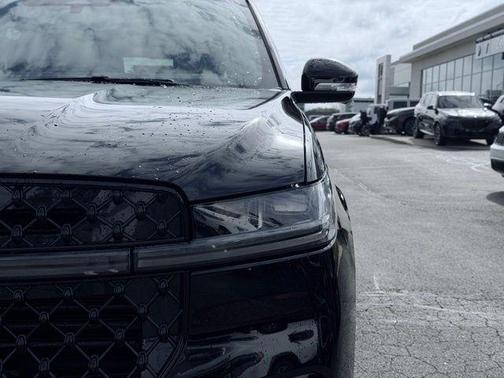 Infinite Black Metallic 2026 Lincoln Navigator L Reserve