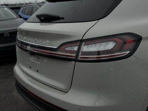 2022 Lincoln Nautilus Standard