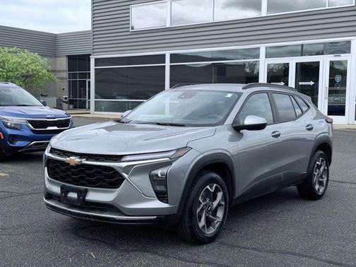 Sterling Gray Metallic 2025 Chevrolet Trax LT