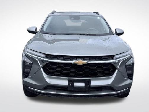 Sterling Gray Metallic 2025 Chevrolet Trax LT
