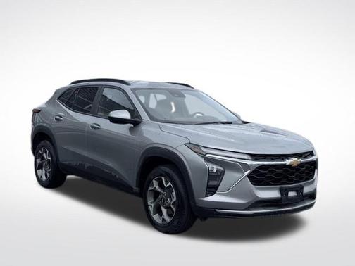 Sterling Gray Metallic 2025 Chevrolet Trax LT