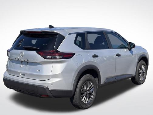 Brilliant Silver Metallic 2024 Nissan Rogue S