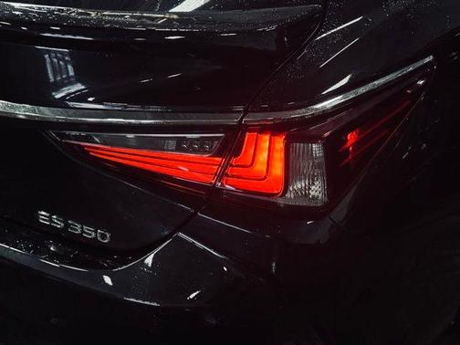 2022 Lexus ES 350 Base