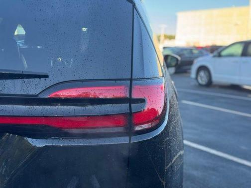 2024 Chrysler Pacifica Touring-L