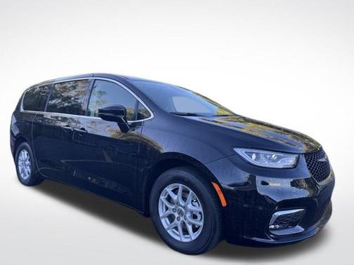 2024 Chrysler Pacifica Touring-L