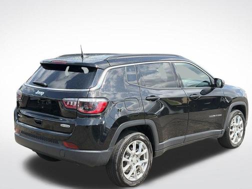 Diamond Black 2024 Jeep Compass Latitude Lux