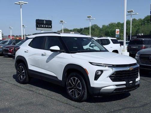 Summit White 2025 Chevrolet Trailblazer LT