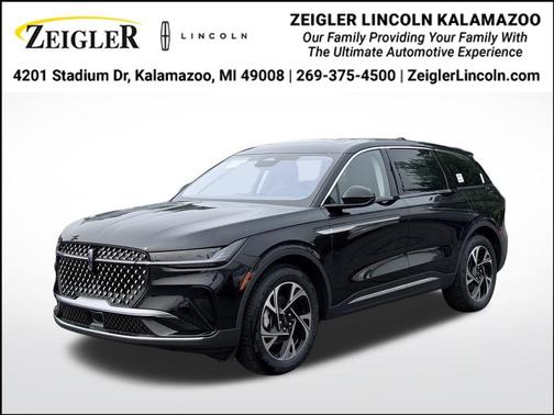 Infinite Black Metallic 2026 Lincoln Nautilus Premiere