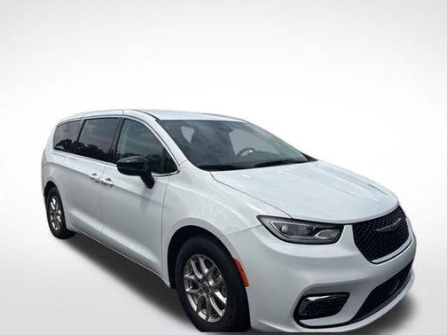 2024 Chrysler Pacifica Touring-L
