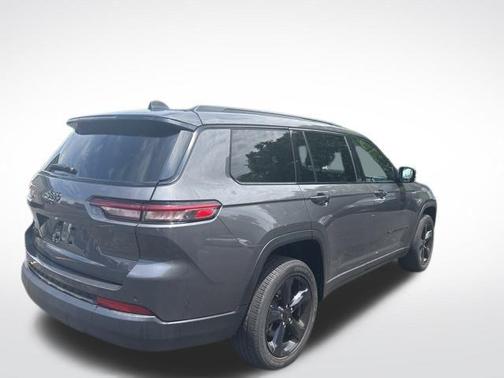 2022 Jeep Grand Cherokee L Laredo