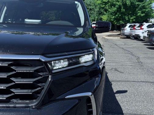 Crystal Black Pearl 2025 Honda Pilot EX-L
