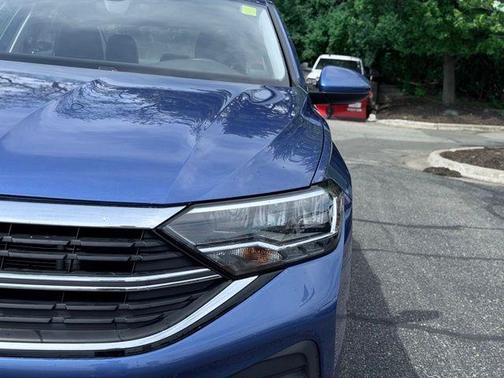 Rising Blue Metallic 2024 Volkswagen Jetta 1.5T SE