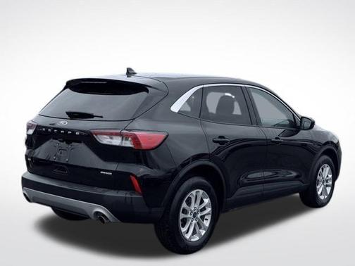 Black Metallic 2022 Ford Escape SE