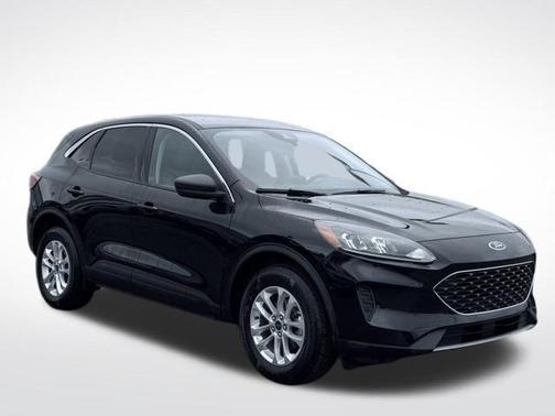 Black Metallic 2022 Ford Escape SE