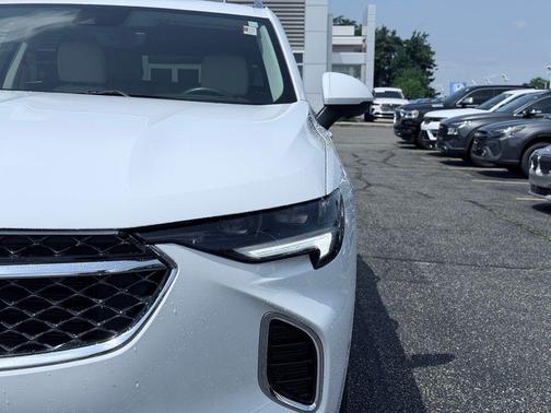 Summit White 2022 Buick Envision Avenir