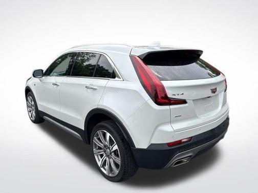 2022 Cadillac XT4 Premium Luxury