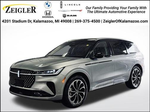 Radiance Metallic 2024 Lincoln Nautilus Reserve