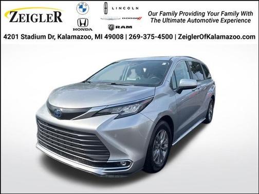 2022 Toyota Sienna XLE