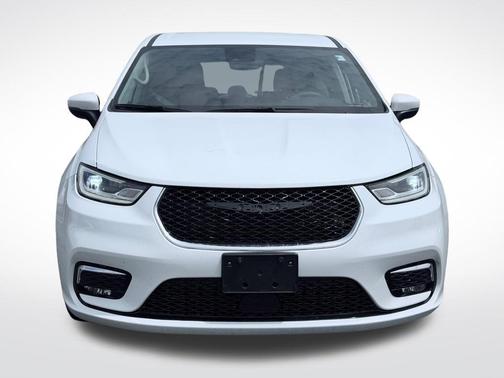 Bright White Clearcoat 2025 Chrysler Pacifica Select