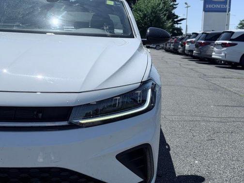 Pure White 2025 Volkswagen Jetta 1.5T Sport