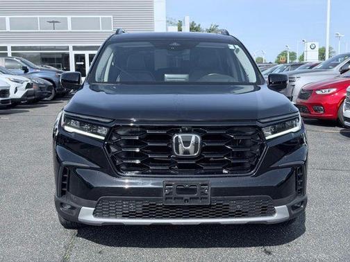 Crystal Black Pearl 2024 Honda Pilot Elite
