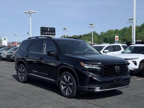 Crystal Black Pearl 2024 Honda Pilot Elite