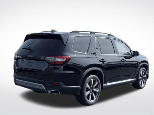 Crystal Black Pearl 2024 Honda Pilot Elite