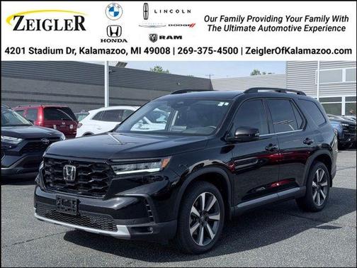 Crystal Black Pearl 2024 Honda Pilot Elite