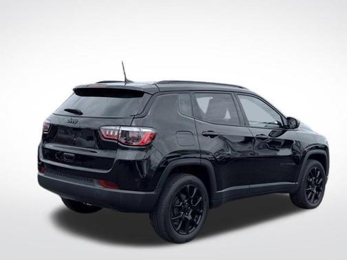 Diamond Black 2023 Jeep Compass Altitude