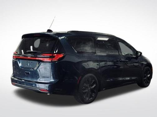 Fathom Blue Pearlcoat 2025 Chrysler Pacifica Limited