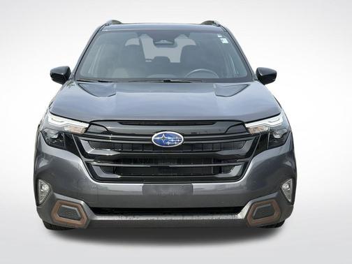 Magnetite Gray Metallic 2025 Subaru Forester Sport
