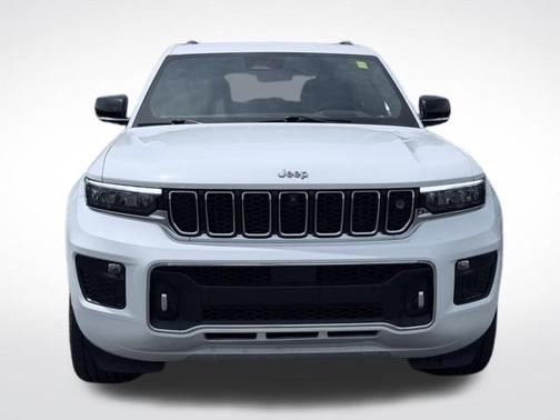 Bright White Clearcoat 2023 Jeep Grand Cherokee Overland