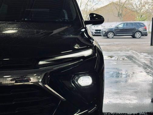 Mosaic Black Metallic 2025 Chevrolet Trailblazer LT
